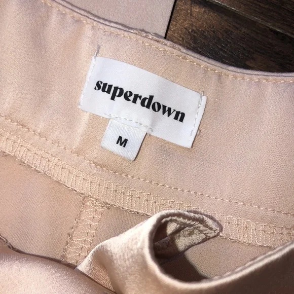 SUPERDOWN Rita cargo pants in champagne size medium new without tags - Picture 5 of 10